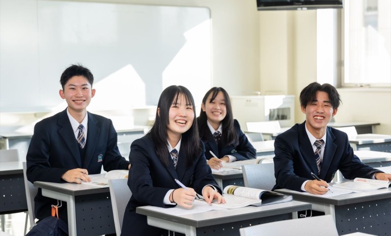 通信制高校、県内トップクラスの進学率